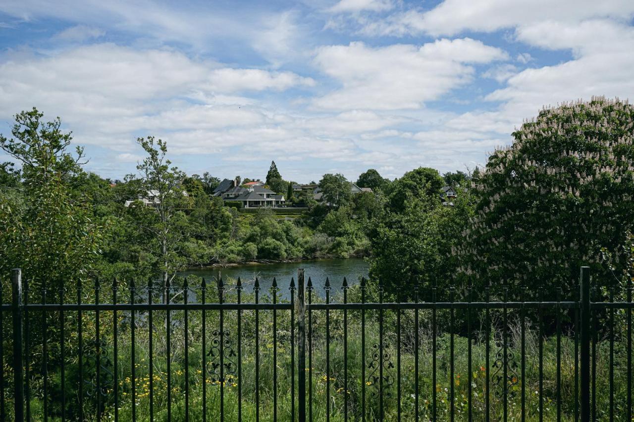 Fabulous River View - Brand New House In Hamilton Exterior foto